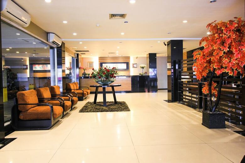 Oyo 1729 I-shine Hotel