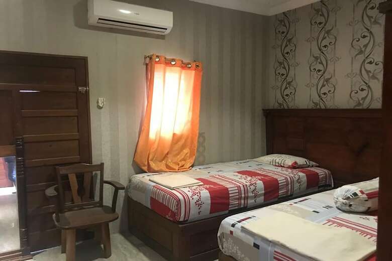 Hostal Oyo 1752 Hotel Wisata