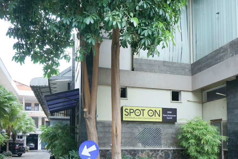 Hotel Spot On 2090 Ratna Backpacker Syariah
