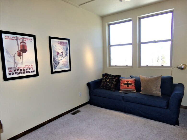 Fawn Townhome 4 Bed 3 Bath Htjp4