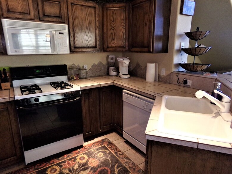 Fawn Townhome 4 Bed 3 Bath Htjp4