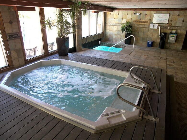 Edgewater Studio One Bath Ewjp