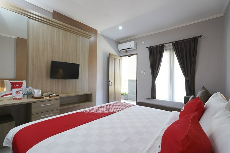 Hostal Oyo 2166 Elitya Stay