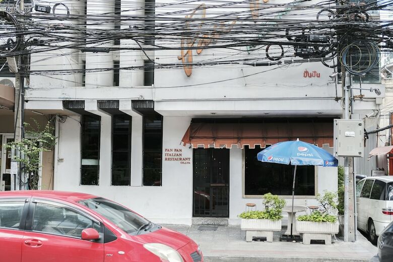 Hotel Clover Haus Sukhumvit 33 By Favstay