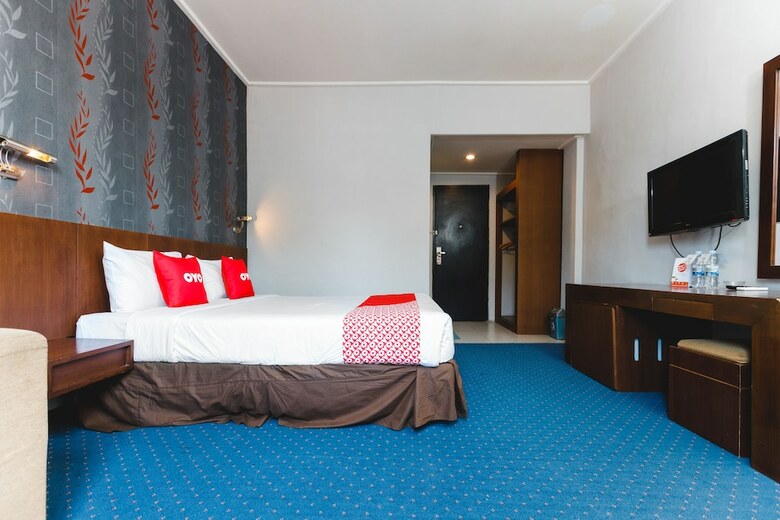 Hostal Capital O 2009 Hotel Charisma Marine