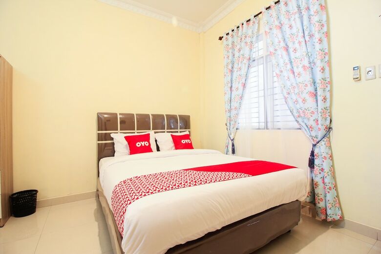 Hostal Oyo 2138 Tiaz Homestay