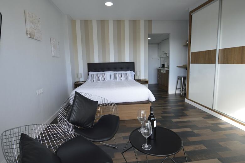 Aparthotel Lukentum Suites Alicante