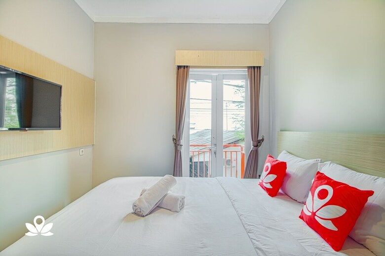 Hotel Zen Rooms de 80's Pondok Labu