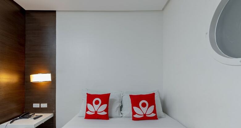 Zen Rooms Embarcadero Hotel Legazpi