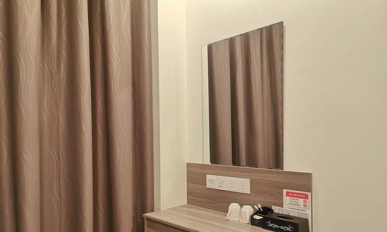 Hotel Zen Rooms Ambassador Residence