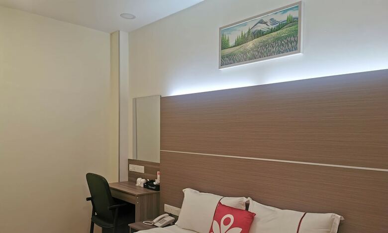 Hotel Zen Rooms Ambassador Residence