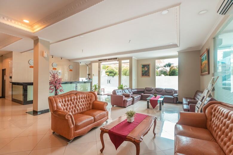Oyo Flagship 2131 Hotel Binong
