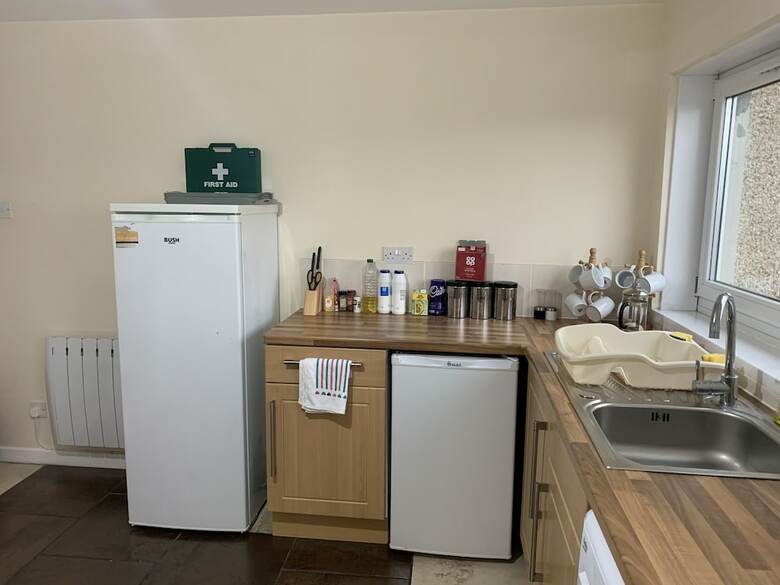 Hostal Uist Travel Accommodation