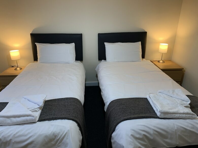 Hostal Uist Travel Accommodation