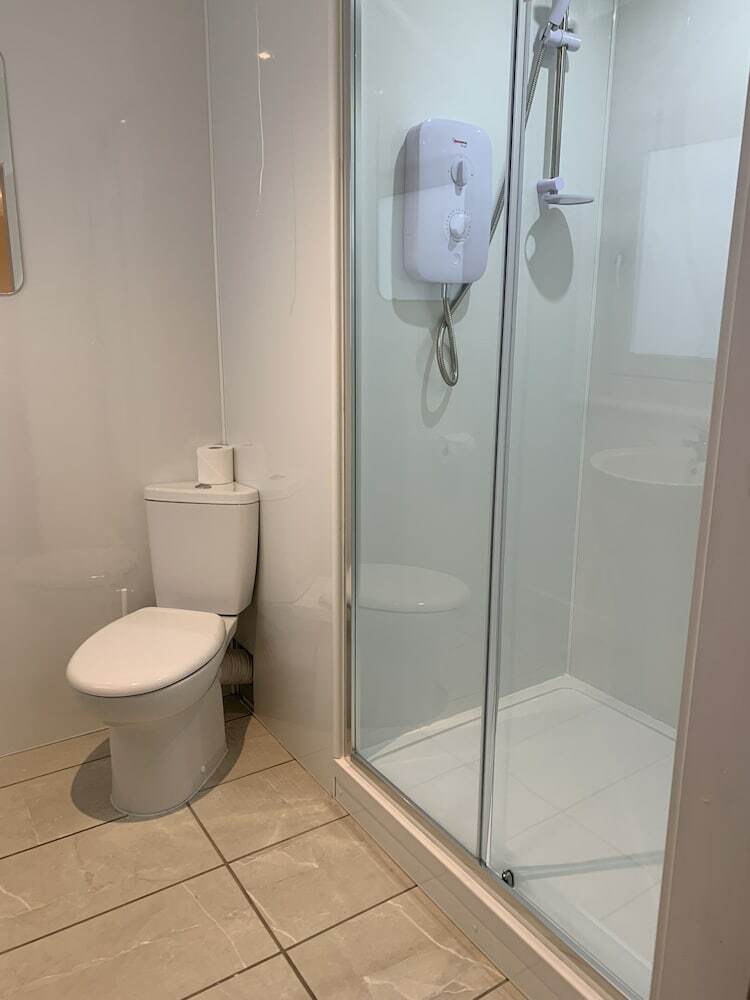 Hostal Uist Travel Accommodation