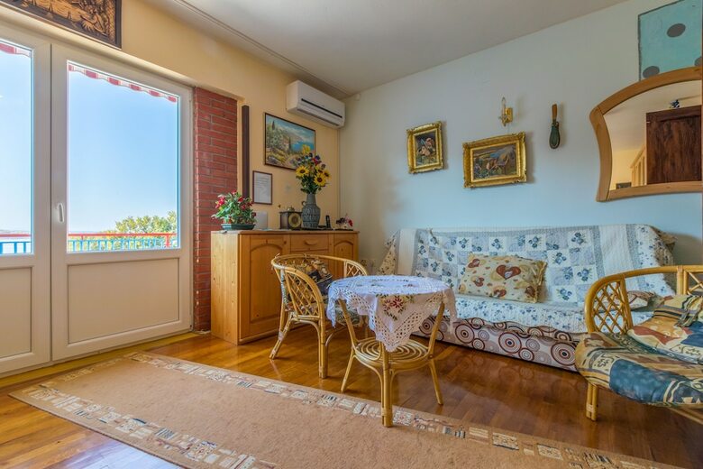 Apartments Luji