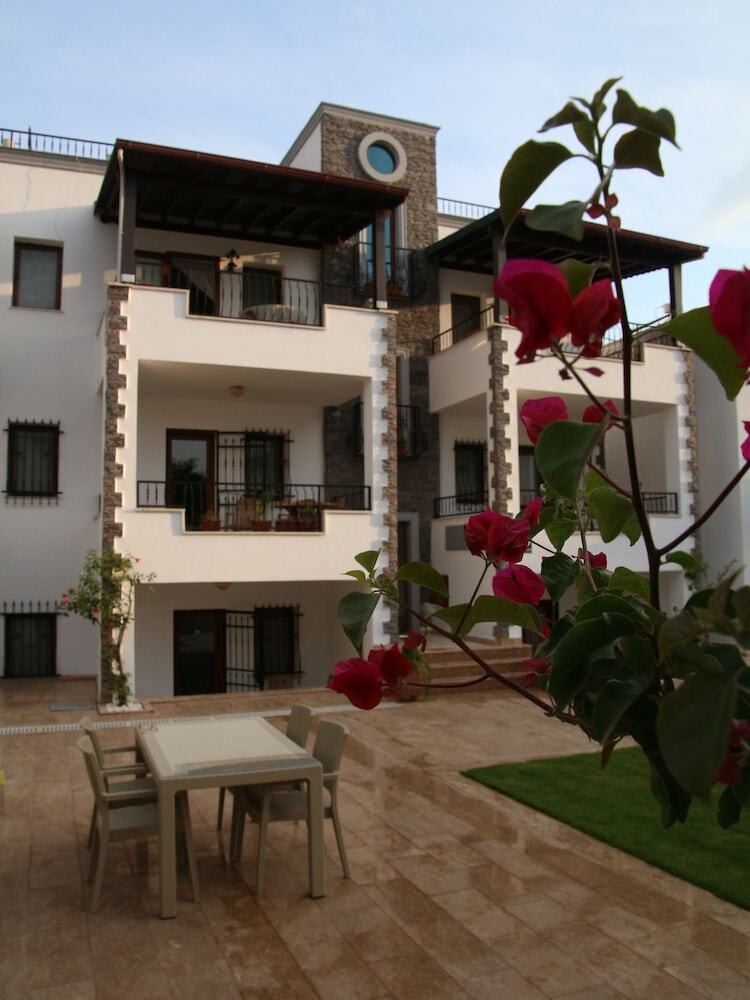 Orya Apart