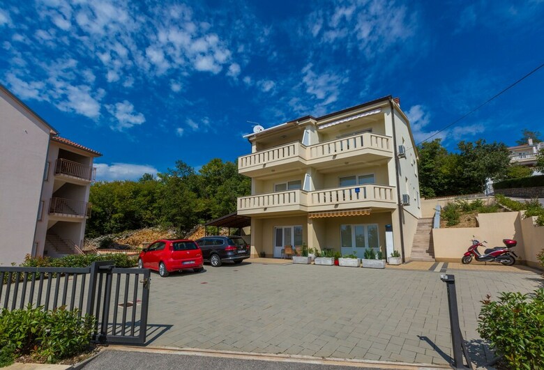 Apartment Josip