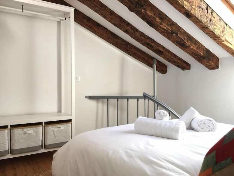 Apartamentos Duplex de Dise�o Enfrente Del Palacio Real