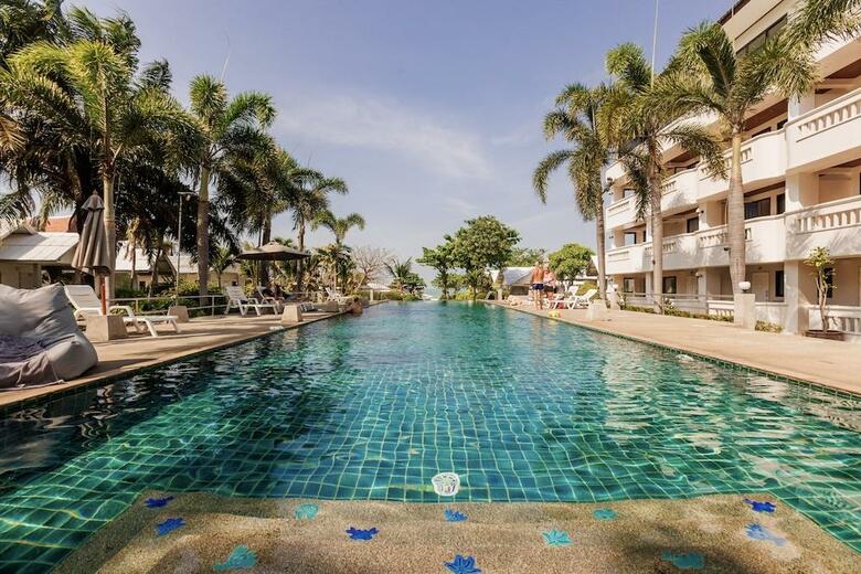 Hotel Bay Beach Resort