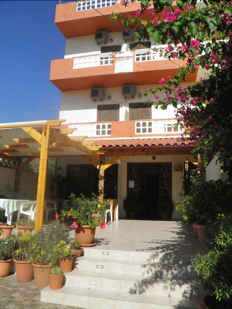 Aparthotel Galaxias Studios