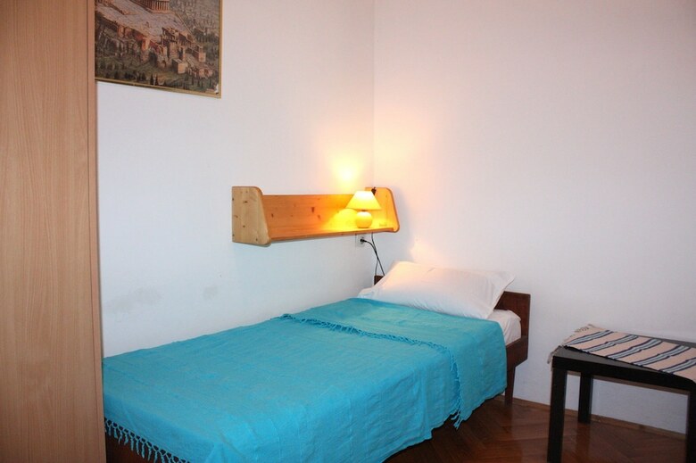 Dora Apartments
