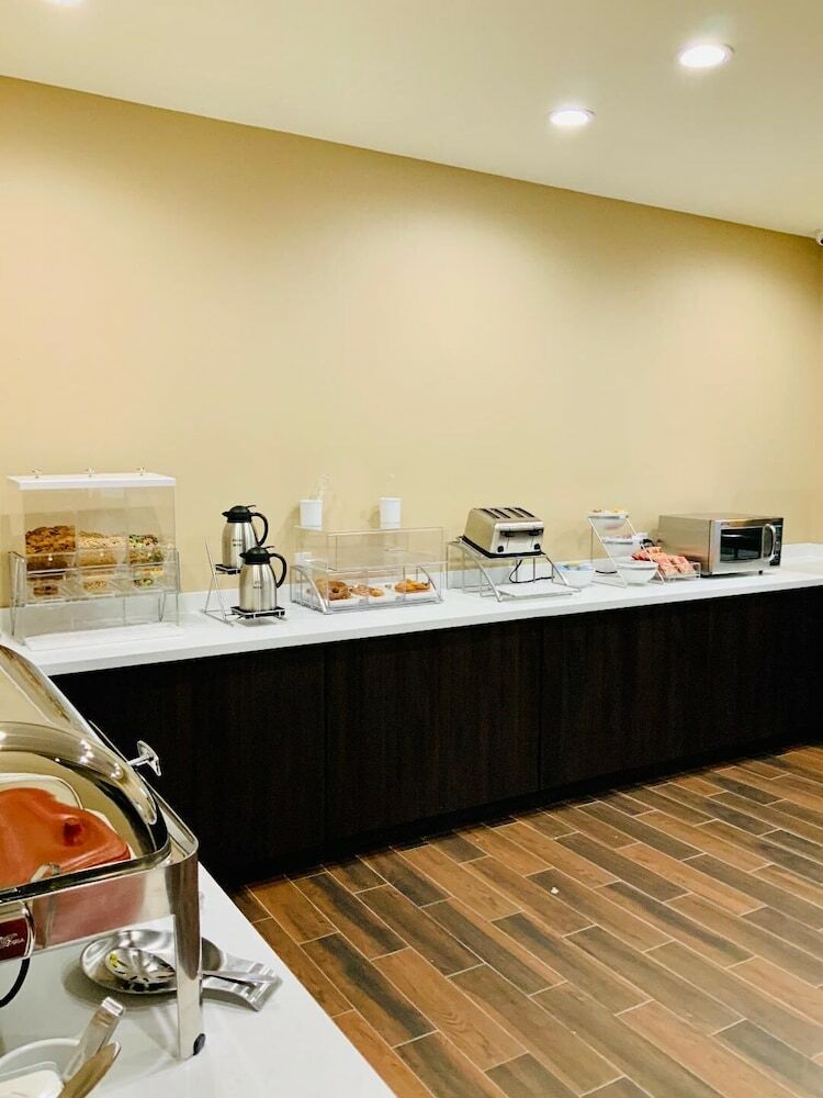 Hotel Comfort Suites