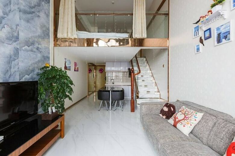 Coastline International Apartment