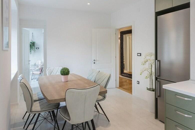Spacious 2bdr Apartment Few Steps From City Center