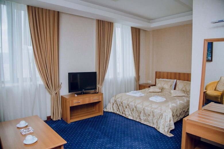 Royal Vista Hotel