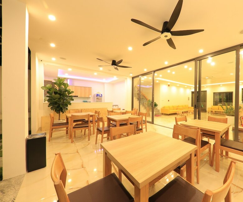 Golden Bay Hotel