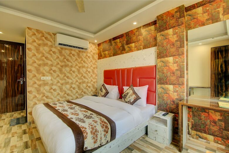 Hotel Smart Signature