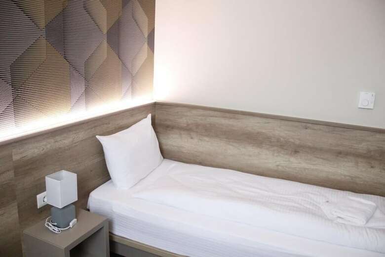 Hotel Shm-mostar