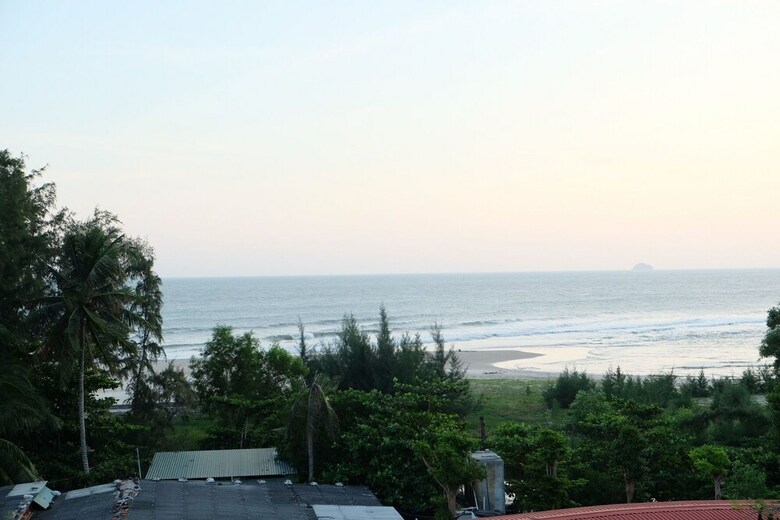 Happy View Hotel