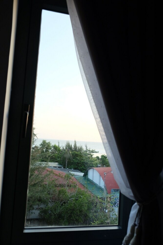 Happy View Hotel