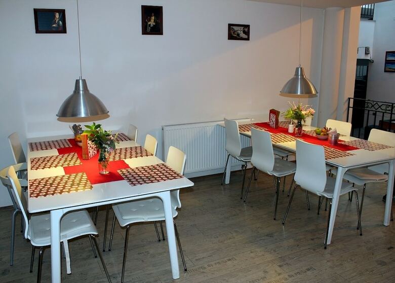 Hostal Art Hostel Taurus B&B