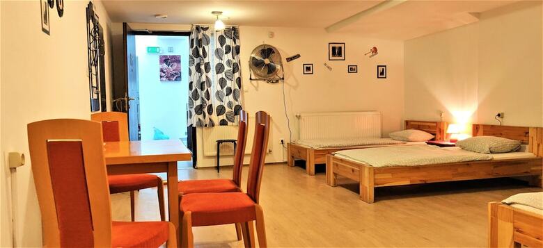 Hostal Art Hostel Taurus B&B