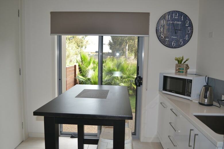 Waterview- Stoneleigh At Yarra