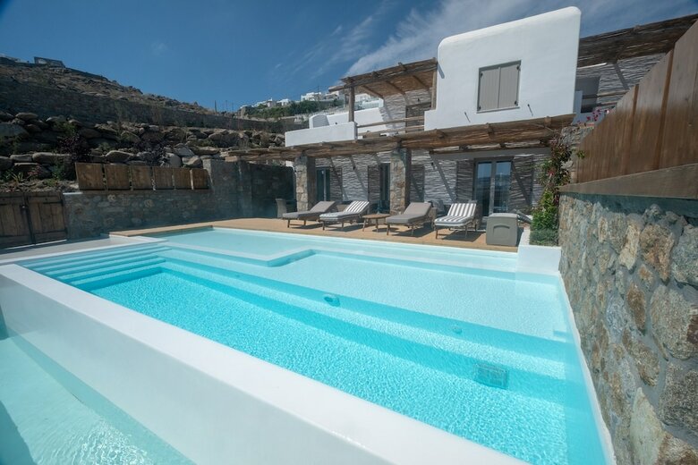 Villa Maroon I By The Pearls Collection