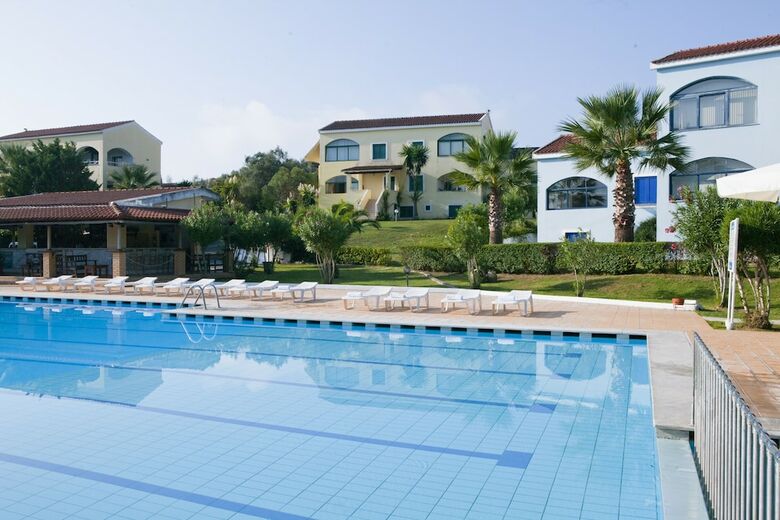 Apartamentos Govino Bay