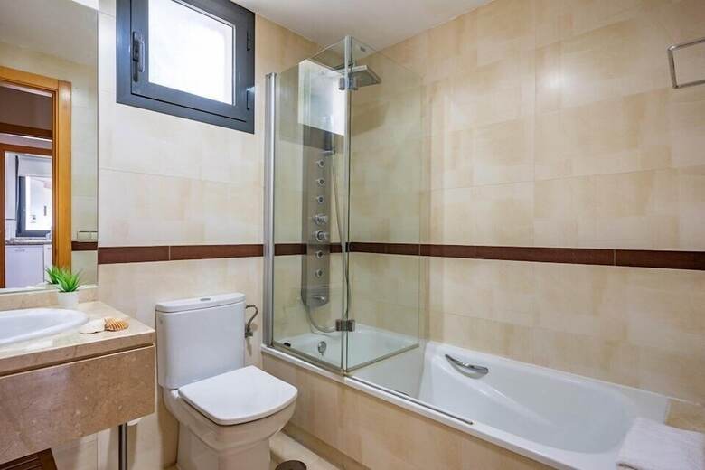 Ground Floor Terrace Apartment In Alamar Ref 31