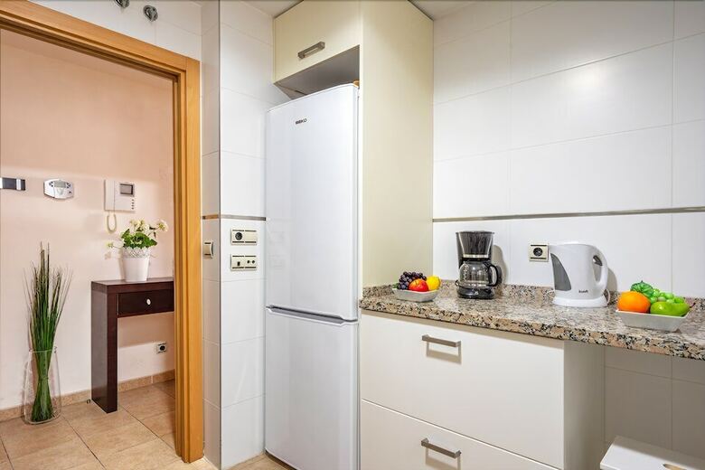 Large Terrace Apartment And Near The Pool Ref 38