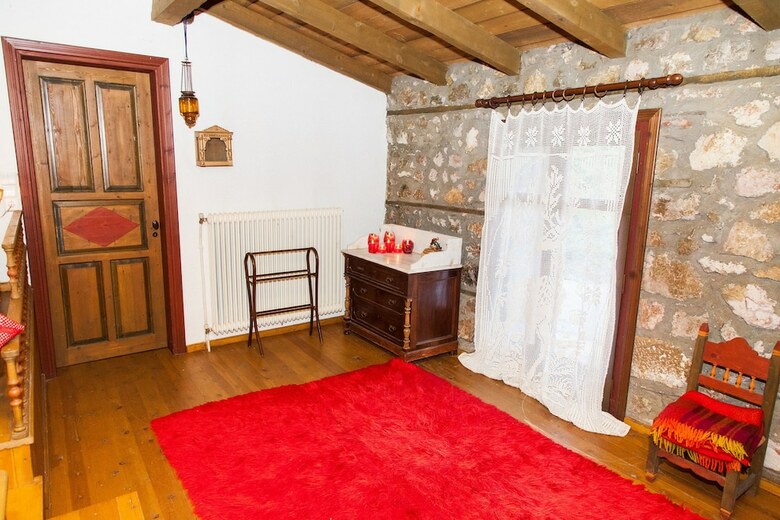 Picturesque Villa In Parnassos