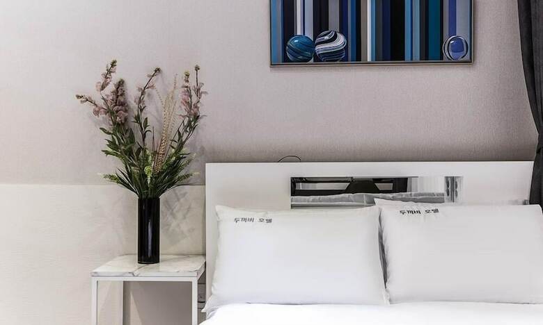 Seocho Dukkeobi Hotel