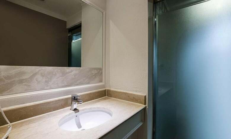 Seocho Dukkeobi Hotel