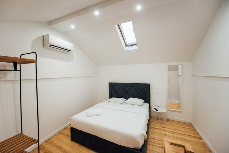 Hostal Lightpoint