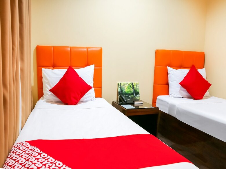 Hotel Oyo 484 Gonzala Suites