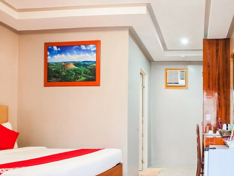 Hotel Oyo 484 Gonzala Suites