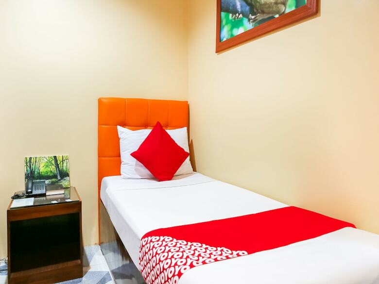 Hotel Oyo 484 Gonzala Suites
