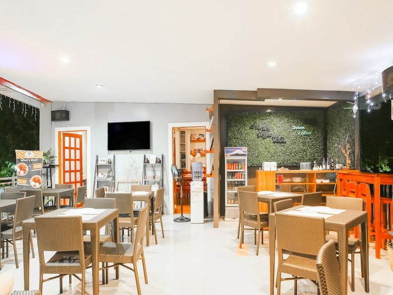 Hotel Oyo 484 Gonzala Suites